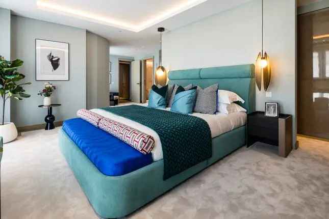 Flat for sale in Bayswater Road, London W2