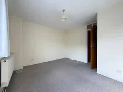 2 Bedroom House 65m² Plumstead London Available Now