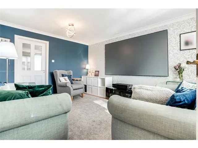 4 Bedroom Detached House for Sale in Dalrymple