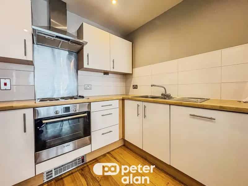 1 Bedroom City Centre Apartment Meridian Plaza Available Now