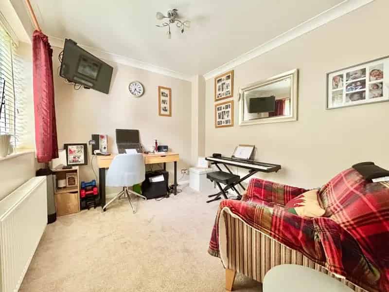 5 6 Bedroom Detached House For Sale