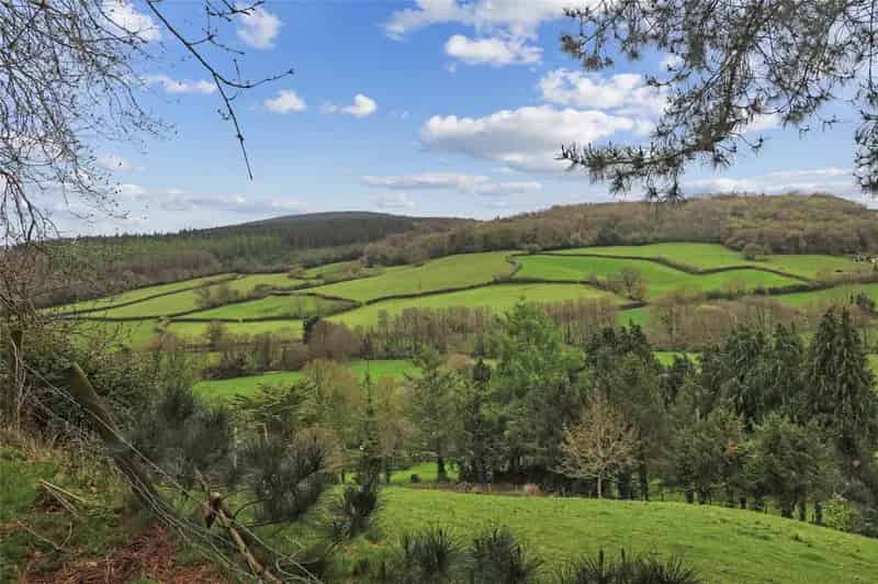 3 Bedroom Detached House with Paddock Near Exmoor National Park