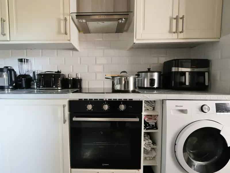 Ground Floor Maisonette near Town Centre Mainline Station