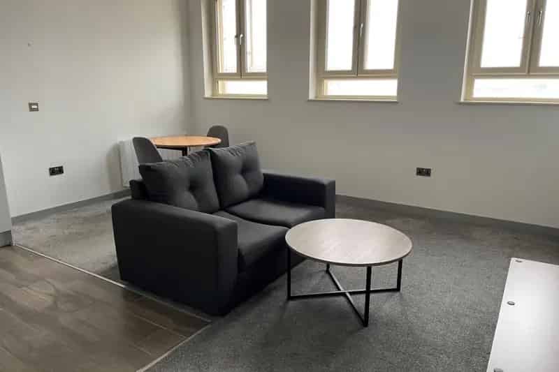 One Bedroom Apartment Doncaster City Centre - Modern and Central