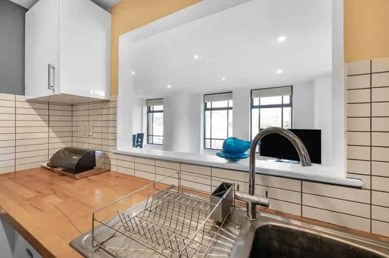 2 Bedroom Flat for Sale in Stoke Newington
