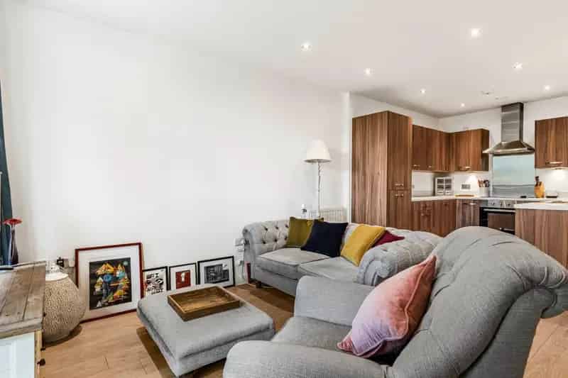 1 Bedroom Flat near Burgess Park For Sale