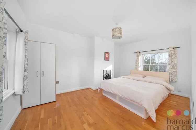 Spacious Family Home Near Central London - Chain Free