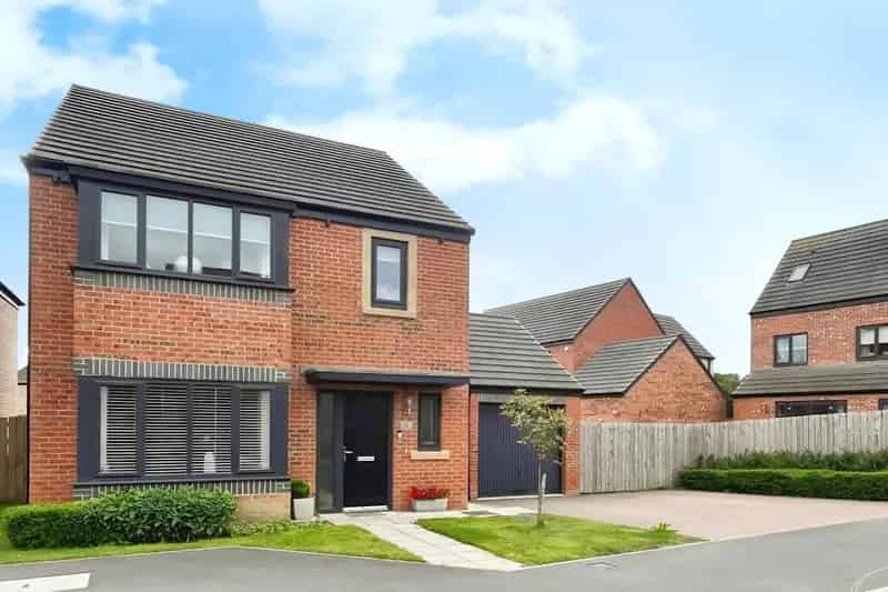 4 Bedroom Detached House in Hazelrigg