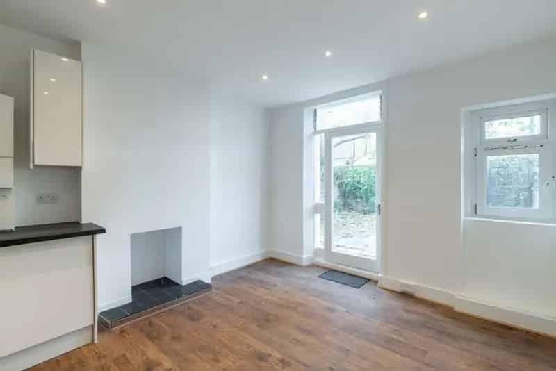Two Bedroom Garden Flat Near North End Road