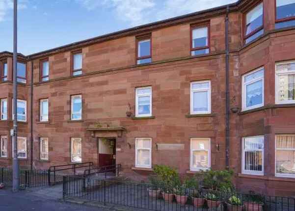 Flat to rent in Dumbarton Road, Scotstoun, Glasgow G14