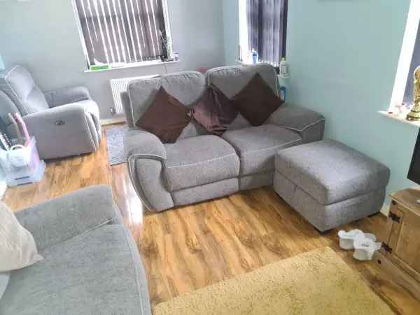 House For Rent in Wakefield, England