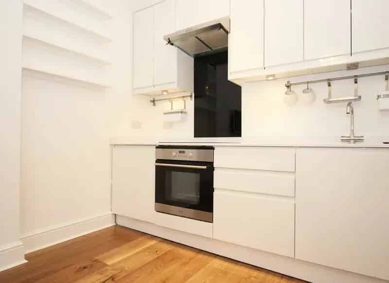 Refurbished One Bedroom Apartment Ample Storage Modern Bathroom