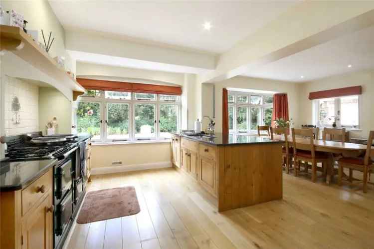 6 bedroom detached house for sale