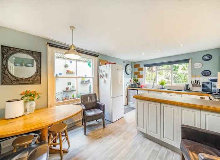 Four Bedroom Family Home in Lower West Putney