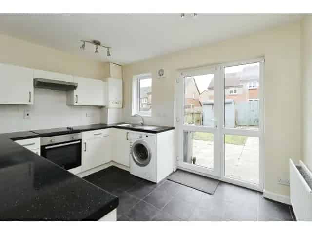 2 Bedroom Mid Terrace House for Sale