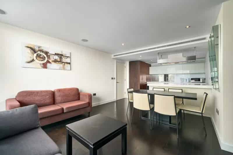 2 bedroom Flat
 For Sale