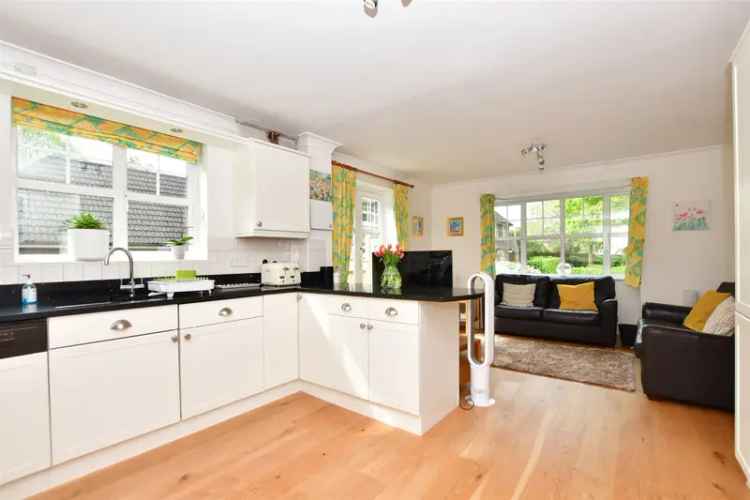 5 bedroom semi-detached house for sale