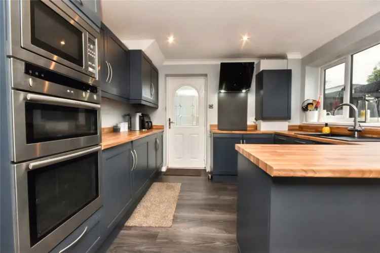 House For Sale in Leeds, England