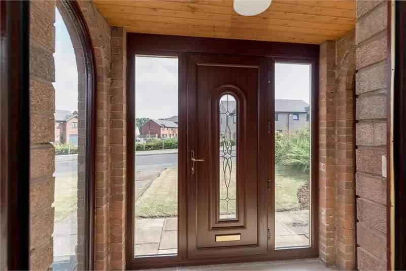 3 Bed Semi-Detached House with Garden and Garage