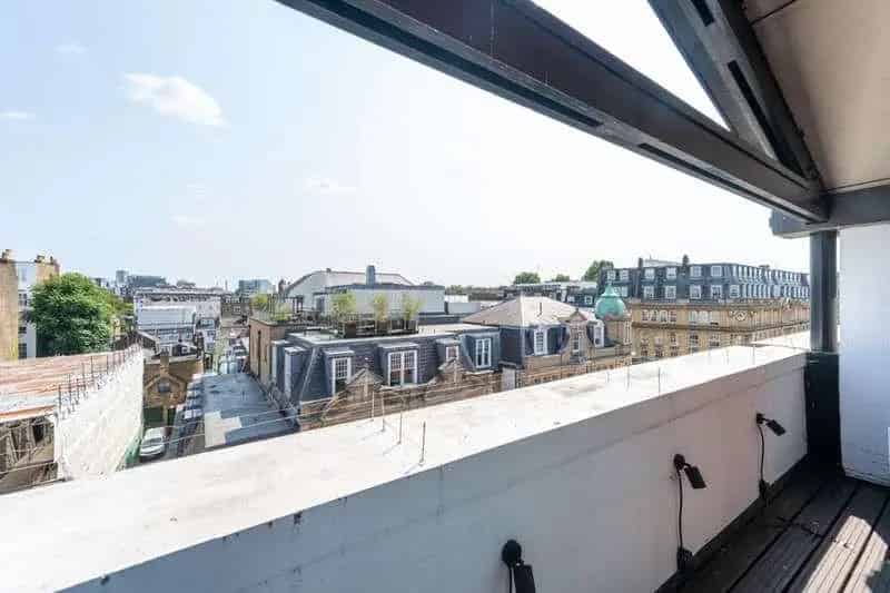 2 bed flat for sale