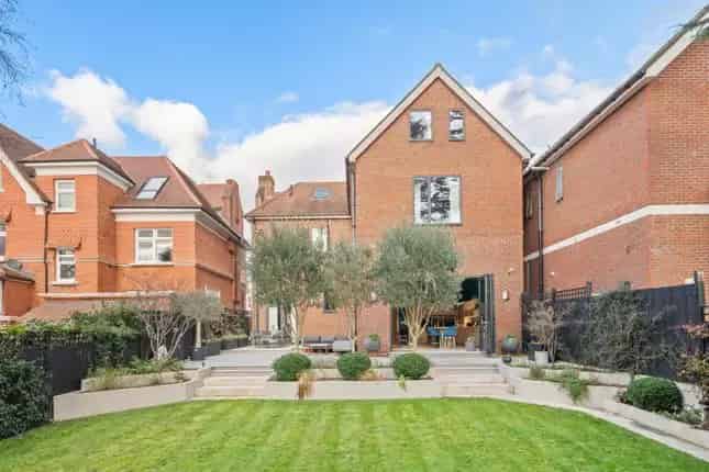 Detached House for Sale Gleneldon Road Streatham SW16