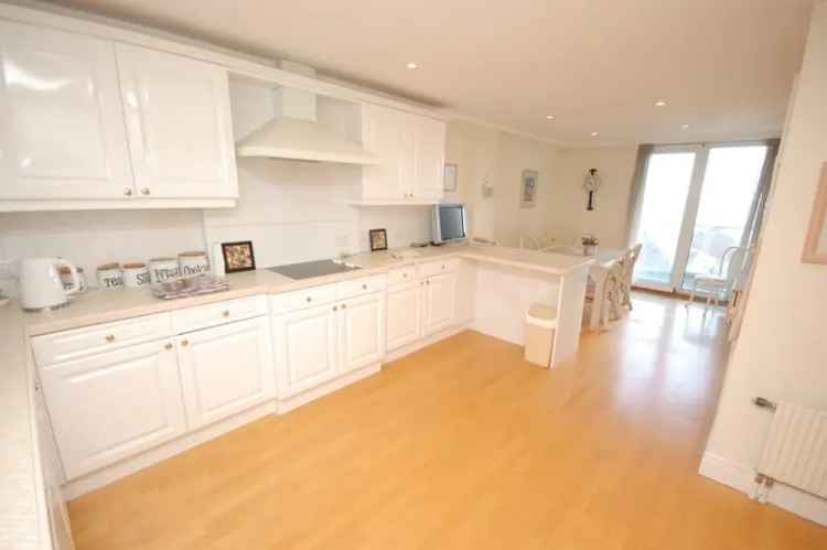 3 Bedroom Penthouse for Sale with Sea Views and Parking