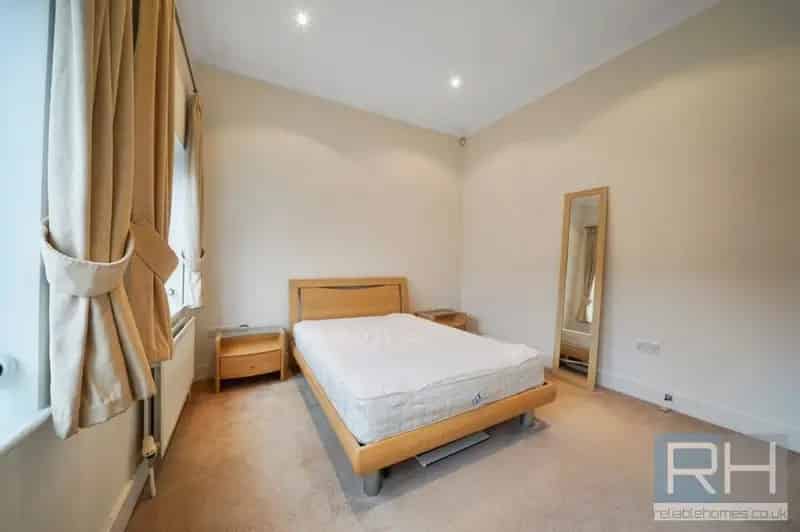 2 Bedroom Apartment House to Rent