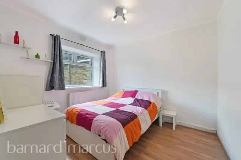 Two Bed Ground Floor Flat Near Sydenham & Forest Hill Stations