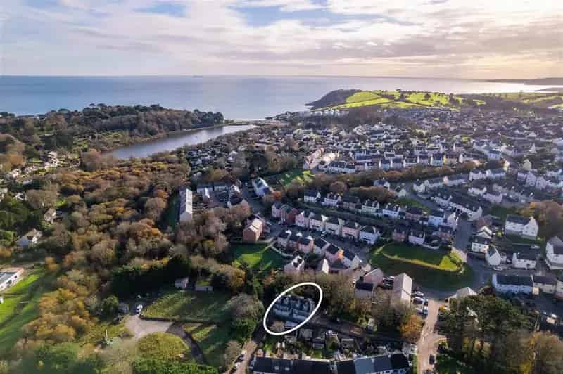2 Bedroom Apartment for Sale in Falmouth Near Swanpool Beach