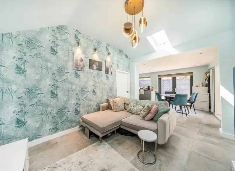 House For Sale , Station Road, London, England