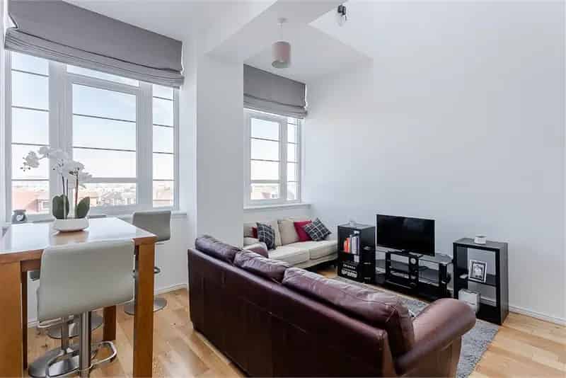 1 Bed Flat Top Floor Luxury Apartment Skyline Views