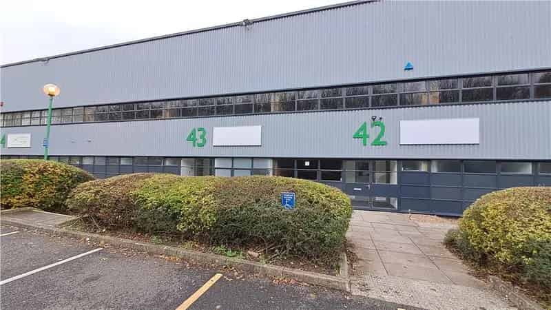 Industrial Warehouse with Office Space For Lease 5452 sq ft