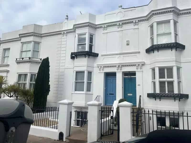 3 x 1 Bed Self Contained Flats - Refurbished Period House