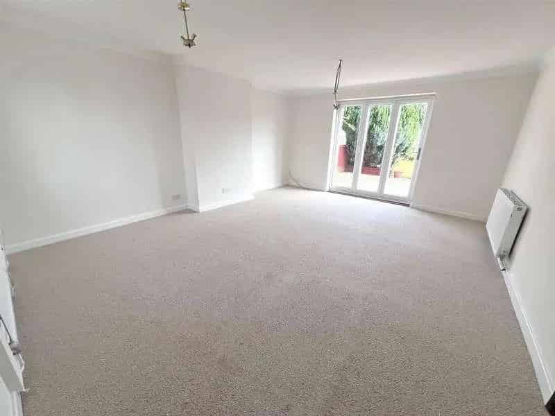 3 Bed Semi-Detached House For Sale