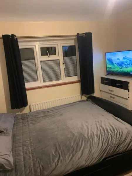 House For Rent in Worthing, England