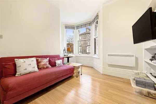 One Bedroom Apartment in West Kensington