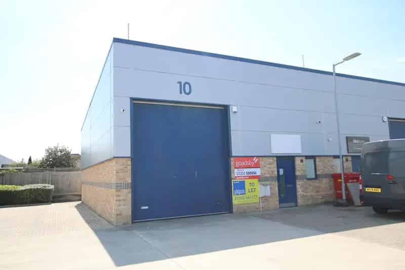 Industrial Warehouse Unit To Let 1277sqft
