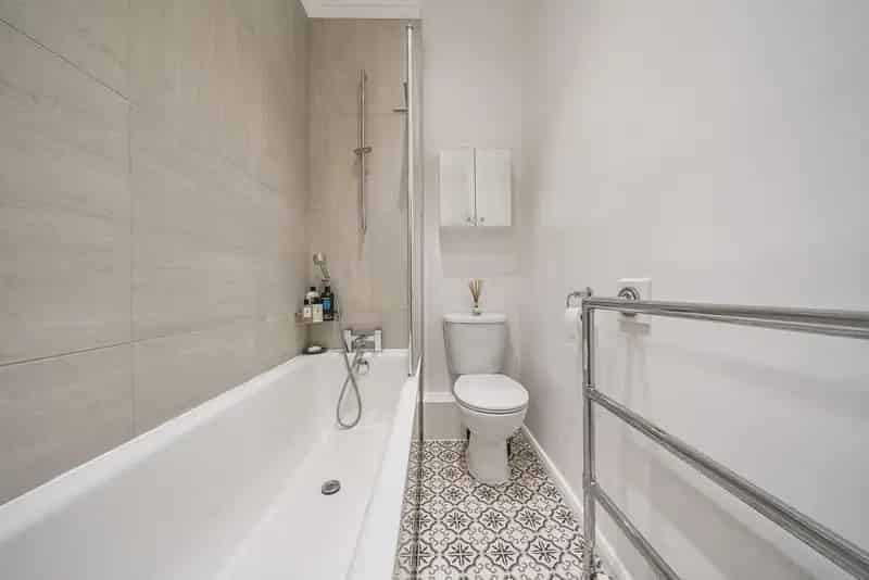 Parsons Green One-Bedroom Apartment with Period Features