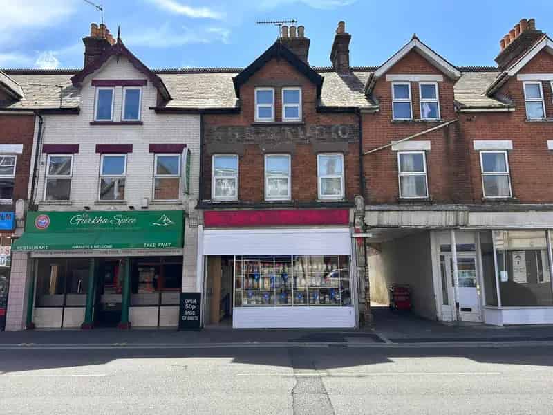 Retail Shop Investment Poole Dorset 743% Yield