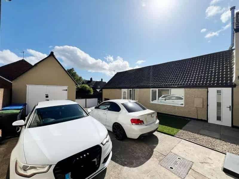 6 Bed House with 2 Bed Annex For Sale
