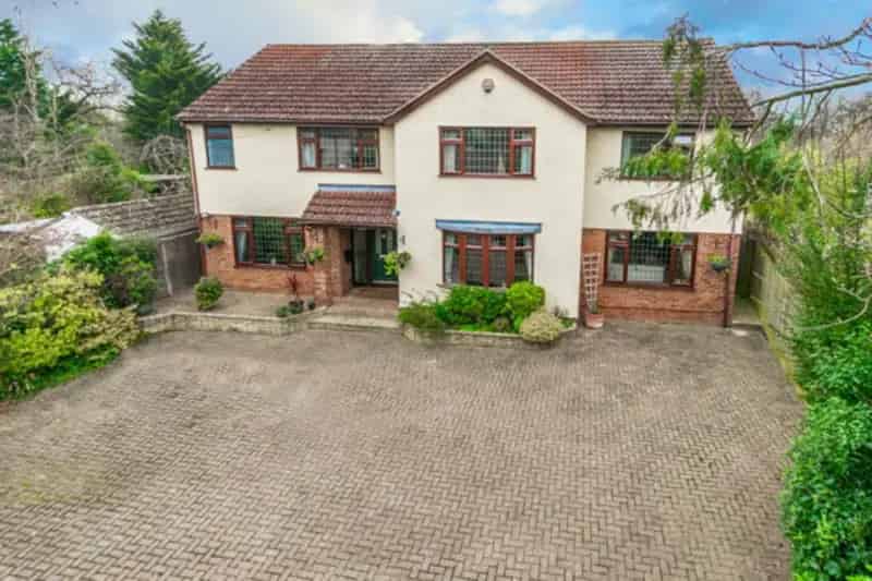 5 Bedroom Detached House for Sale Epping Road Roydon