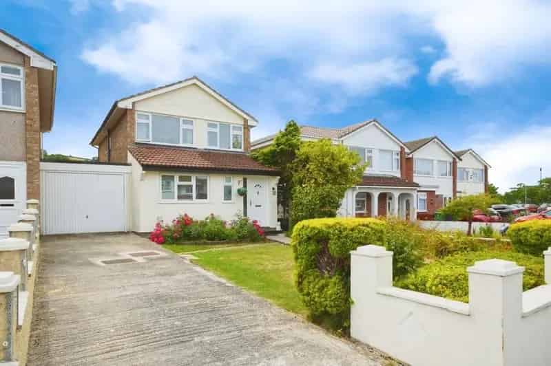 3 Bedroom Link Detached House for Sale