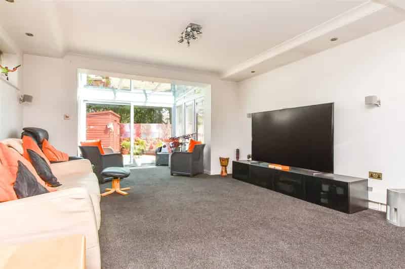 4 Bedroom Detached House for Sale in Broadstairs