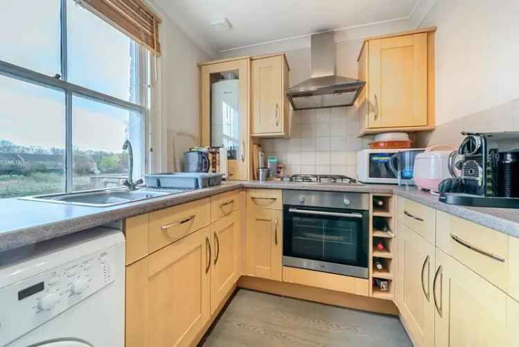 2 Bed 2 Bath Victorian Flat near Wandle Meadow Wimbledon