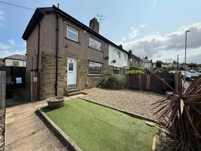 3 Bedroom Semi Detached House For Sale Near Shipley Train Station