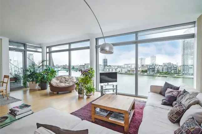 Flat for sale in Battersea Church Road, London SW11