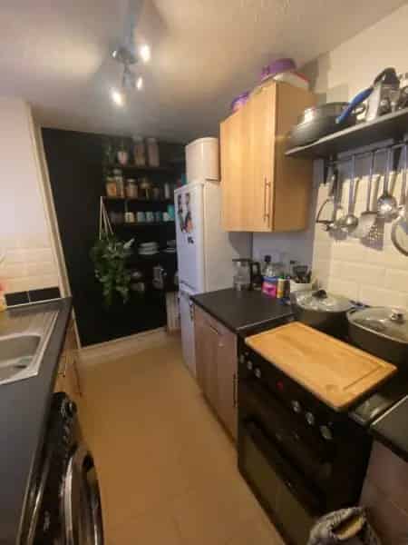 Family Flat Near Train Station and Horsham Park