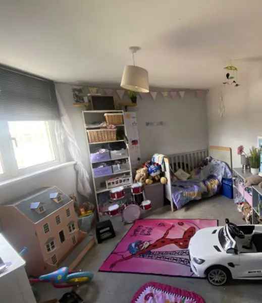 Flat For Rent in Chichester, England