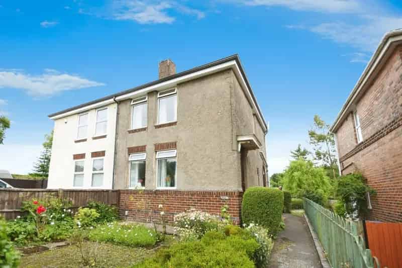 2 bedroom House
 For Sale