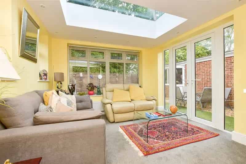 2 Bedroom Detached Bungalow for Sale Near Broadstairs Beach